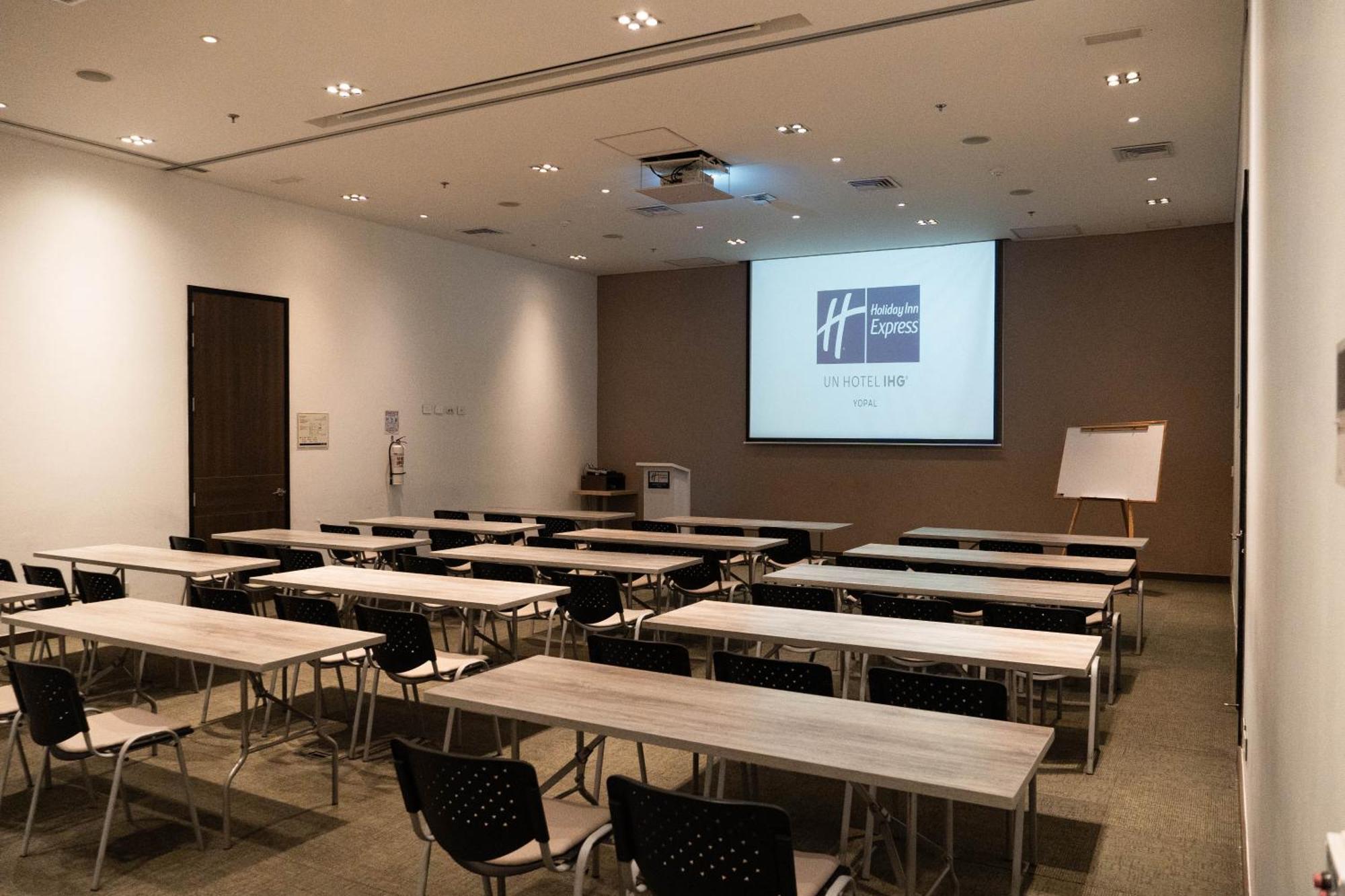 Holiday Inn Express Yopal By Ihg Esterno foto